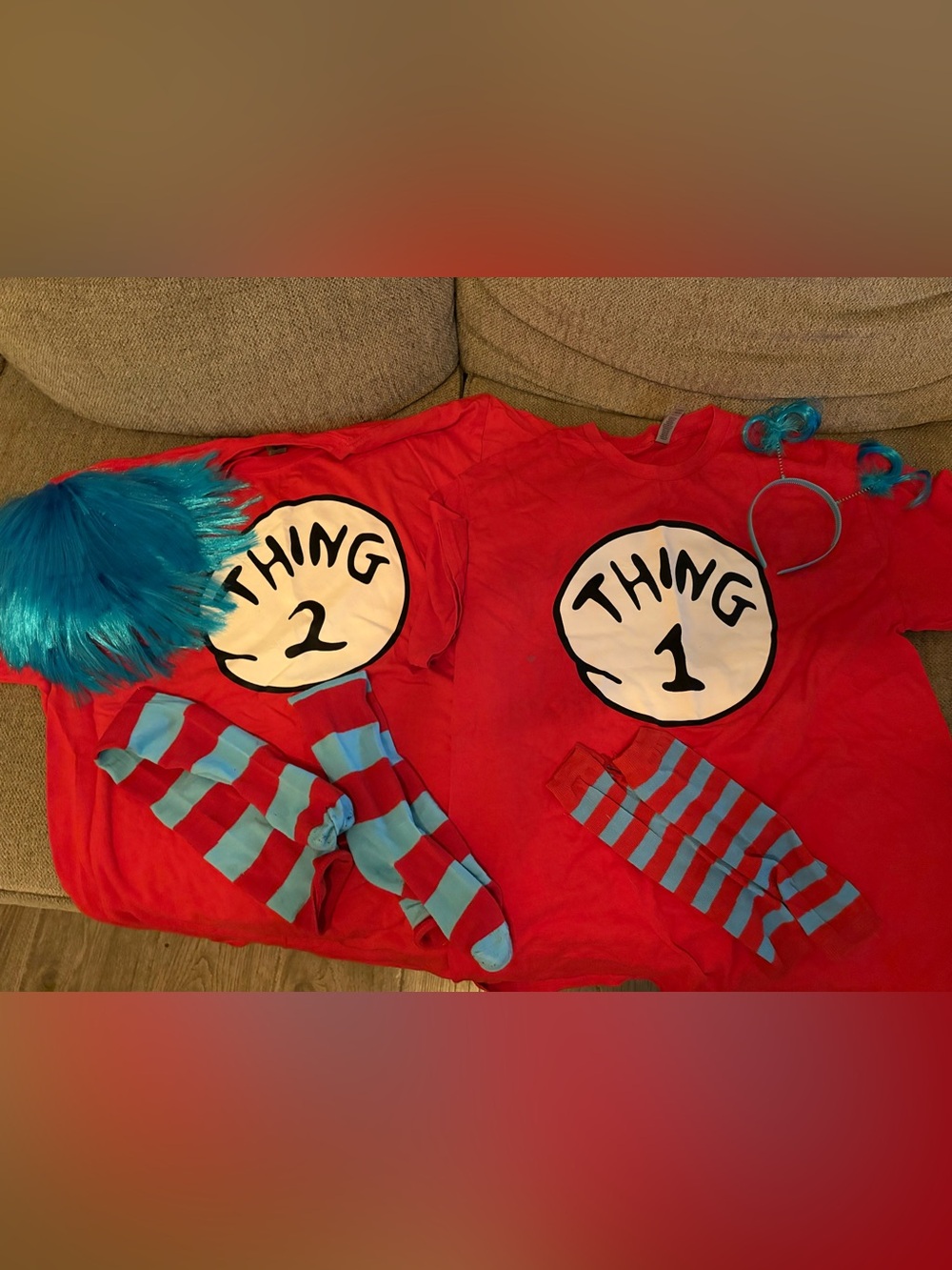 HALLOWEEN - Easy Couples Costume Thing 1 & 2